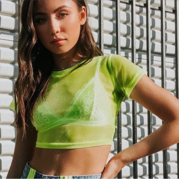 🔵 Emma & Sam Mesh Crop Tee in Neon Yellow Small - Picture 3 of 12